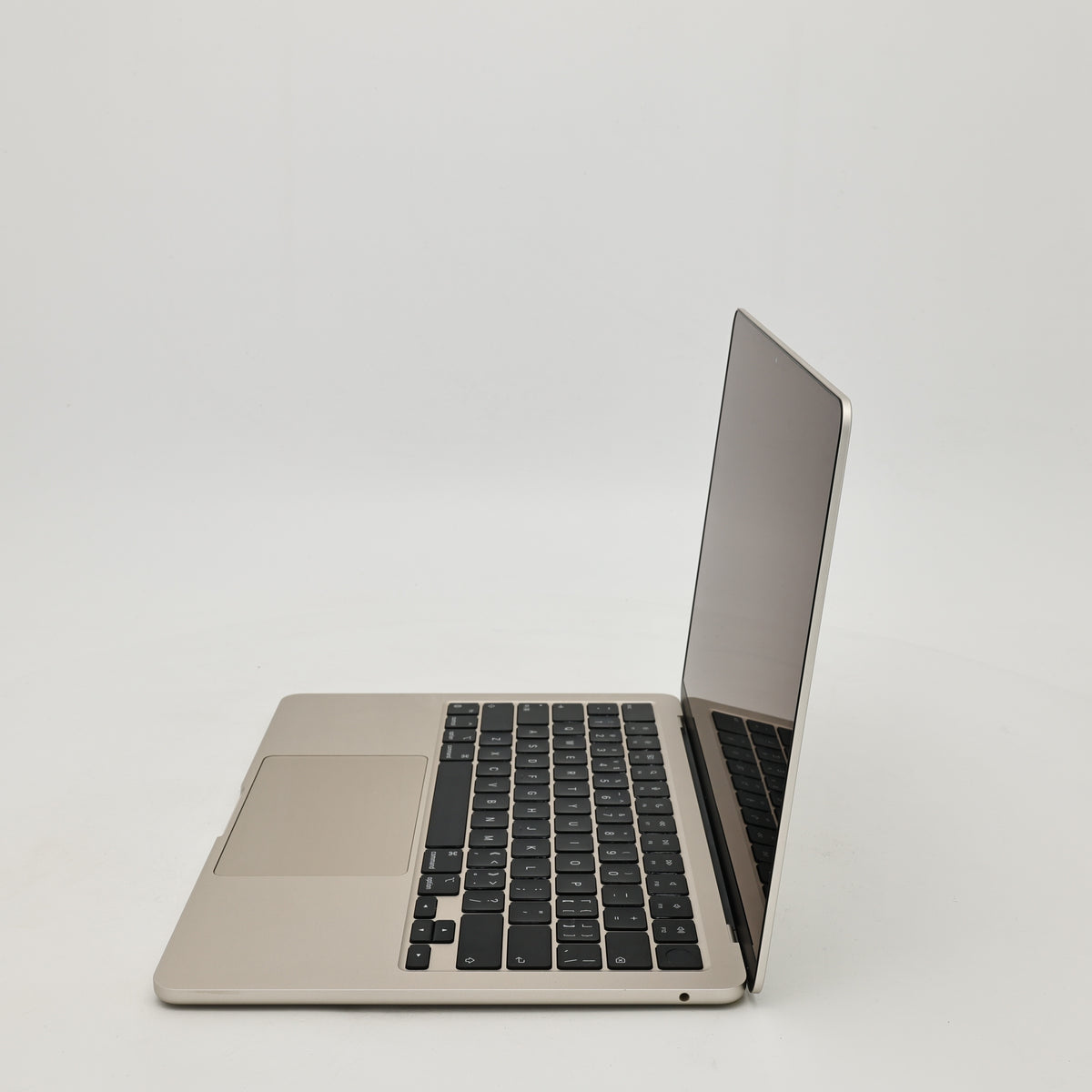95新 Apple MacBook Air 22年 13寸 M2（8+10核） 8G RAM 512G SSD 銀色
