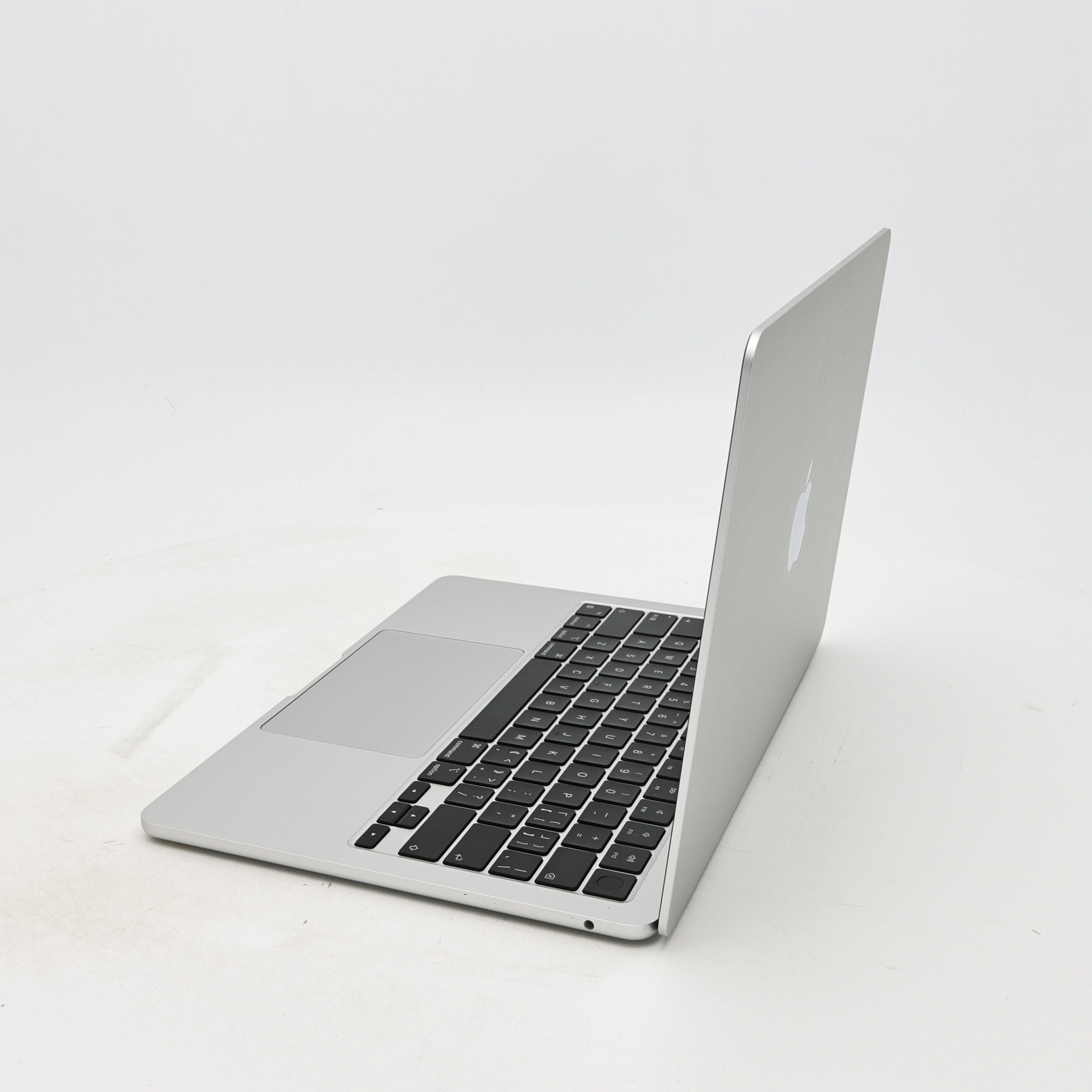 95新 Apple MacBook Air 22年 13寸 M2（8+8核） 8G RAM 512G SSD 銀色