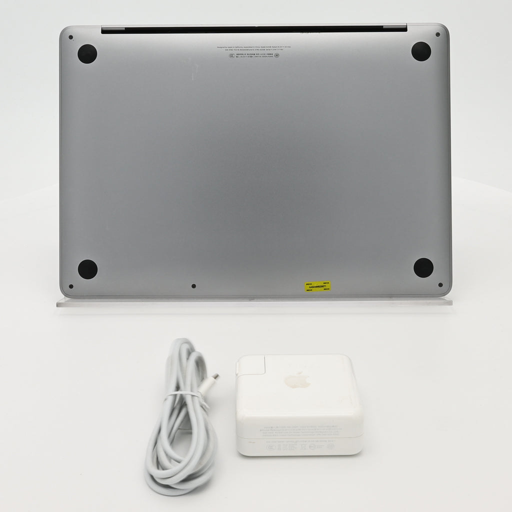 95新 Apple MacBook Pro 22年 13寸 M2（8+10核） 8G RAM 512G SSD 深空灰色