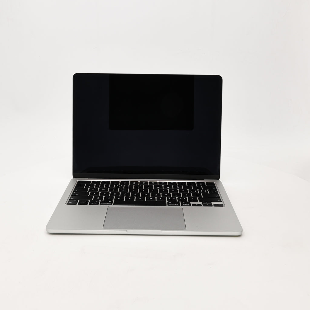 95新 Apple MacBook Air 22年 13寸 M2（8+8核） 8G RAM 256G SSD 銀色
