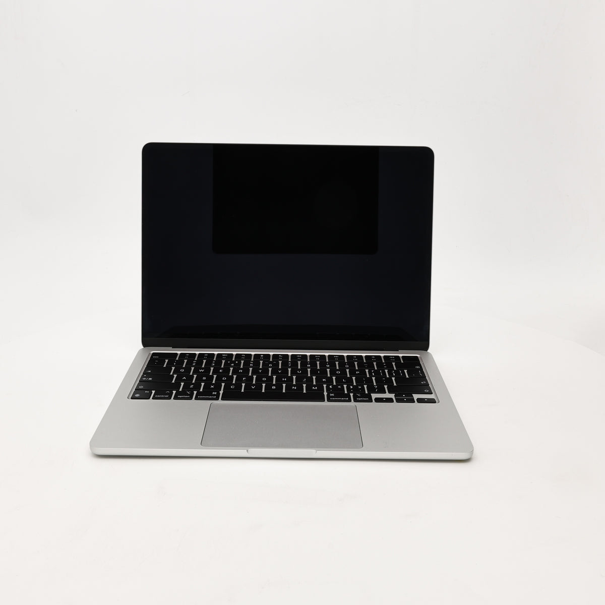 95新 Apple MacBook Air 22年 13寸 M2（8+8核） 8G RAM 256G SSD 銀色