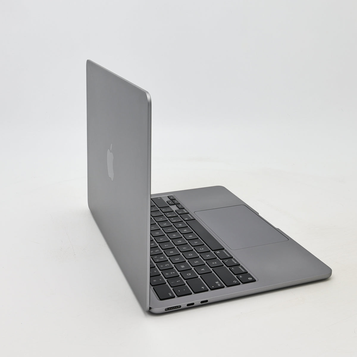 95新 Apple MacBook Air 22年 13寸 M2（8+8核） 8G RAM 256G SSD 深空灰色