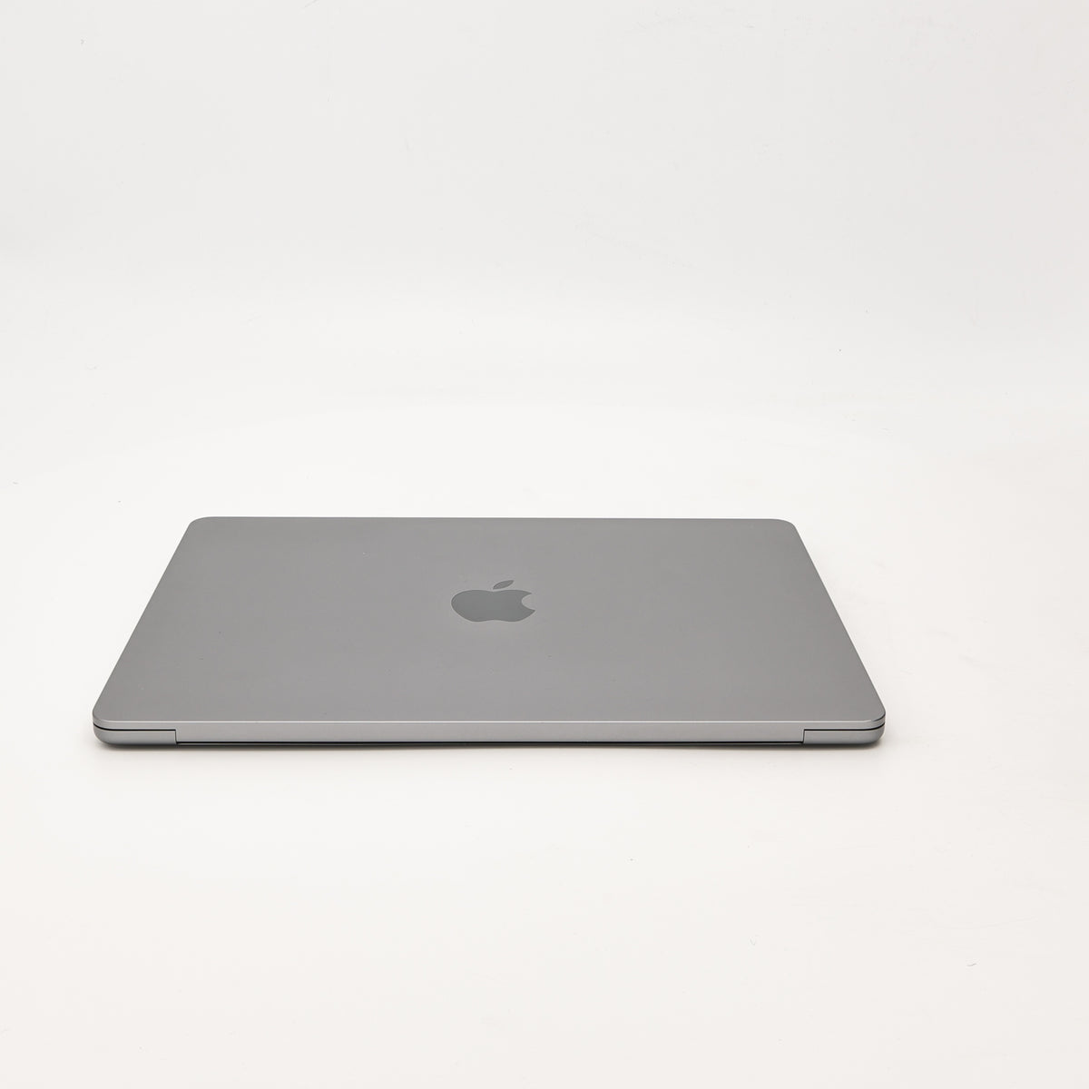 95新 Apple MacBook Air 22年 13寸 M2（8+8核） 8G RAM 256G SSD 深空灰色