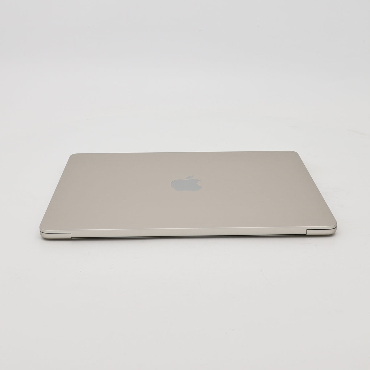 95新 Apple MacBook Air 22年 13寸 M2（8+8核） 8G RAM 256G SSD 星光色