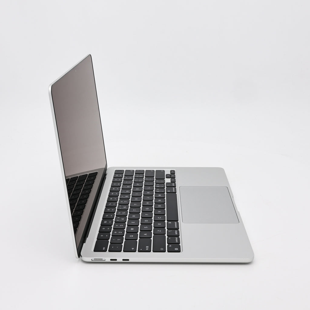 95新 Apple MacBook Air 22年 13寸 M2（8+10核） 8G RAM 512G SSD 銀色