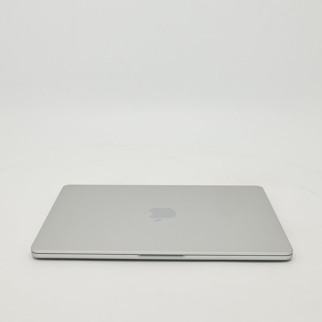 95新 Apple MacBook Air 22年 13寸 M2（8+8核） 8G RAM 256G SSD 銀色