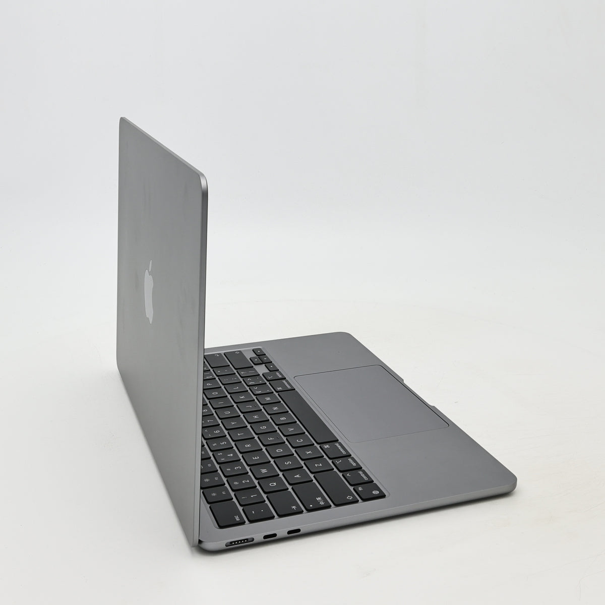 99新 Apple MacBook Air 22年 13寸 M2（8+8核） 8G RAM 256G SSD 深空灰色
