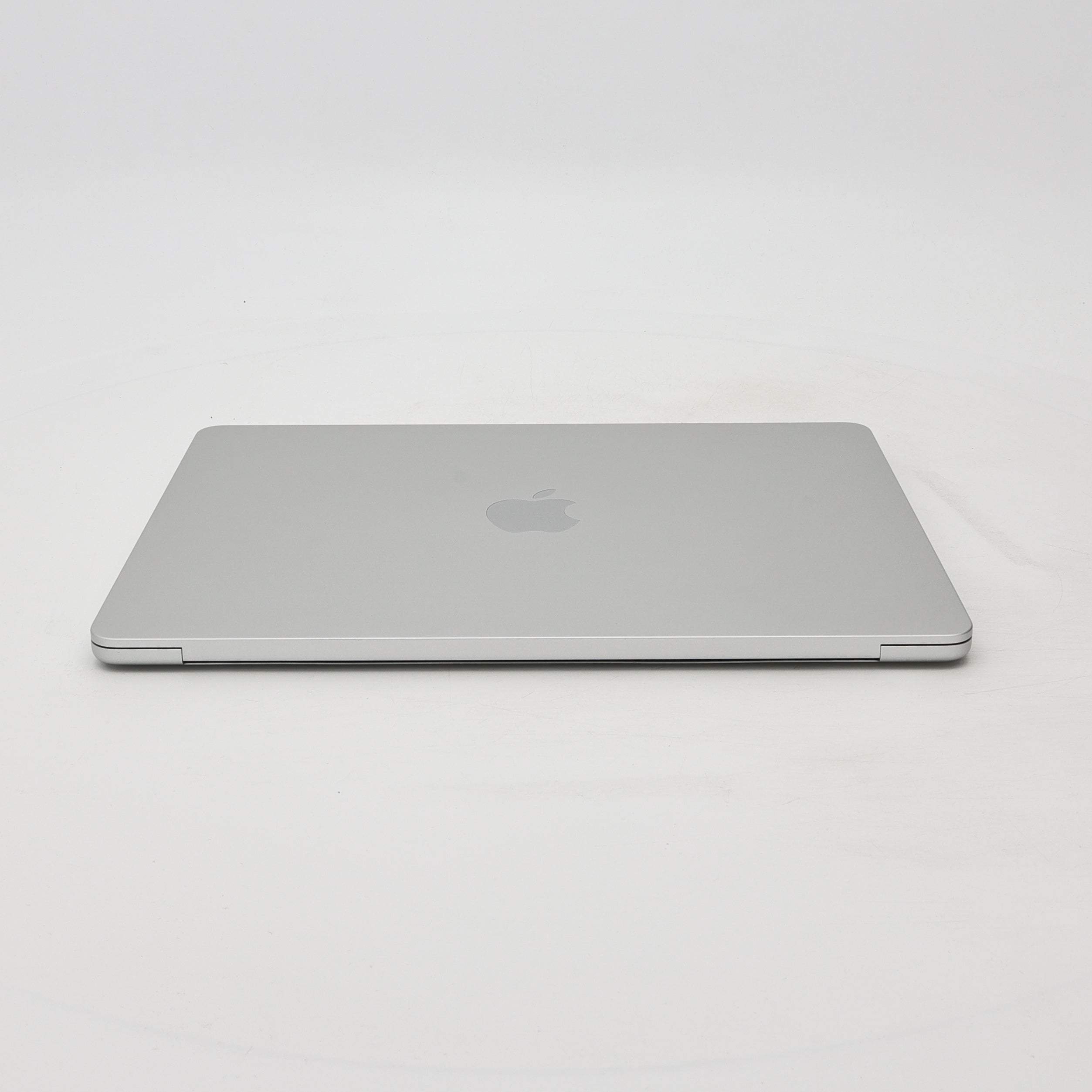 95新 Apple MacBook Air 22年 13寸 M2（8+8核） 16G RAM 256G SSD 銀色