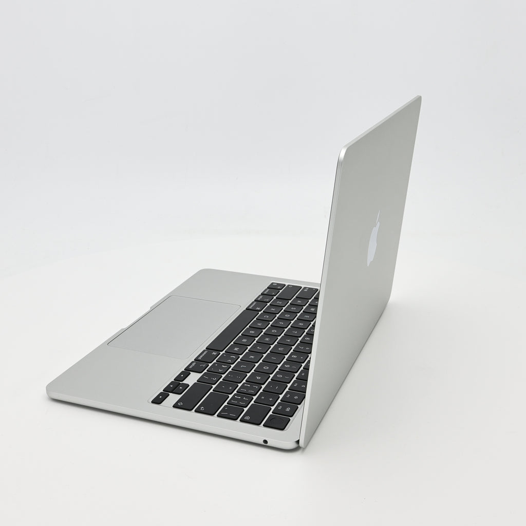 99新 Apple MacBook Air 22年 13寸 M2（8+8核） 8G RAM 256G SSD 銀色