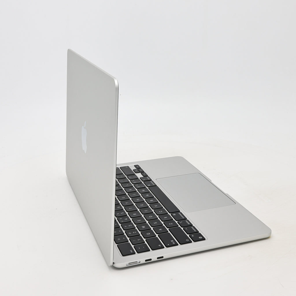 99新 Apple MacBook Air 22年 13寸 M2（8+8核） 8G RAM 256G SSD 銀色