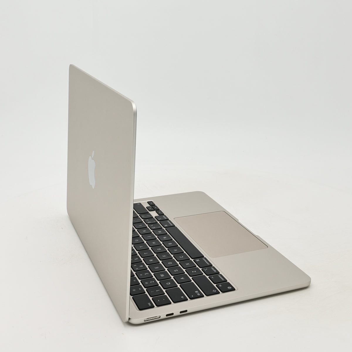 99新 Apple MacBook Air 22年 13寸 M2（8+8核） 16G RAM 256G SSD 星光色