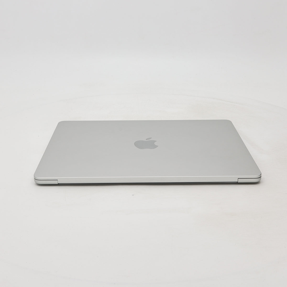 95新 Apple MacBook Air 22年 13寸 M2（8+8核） 8G RAM 256G SSD 銀色