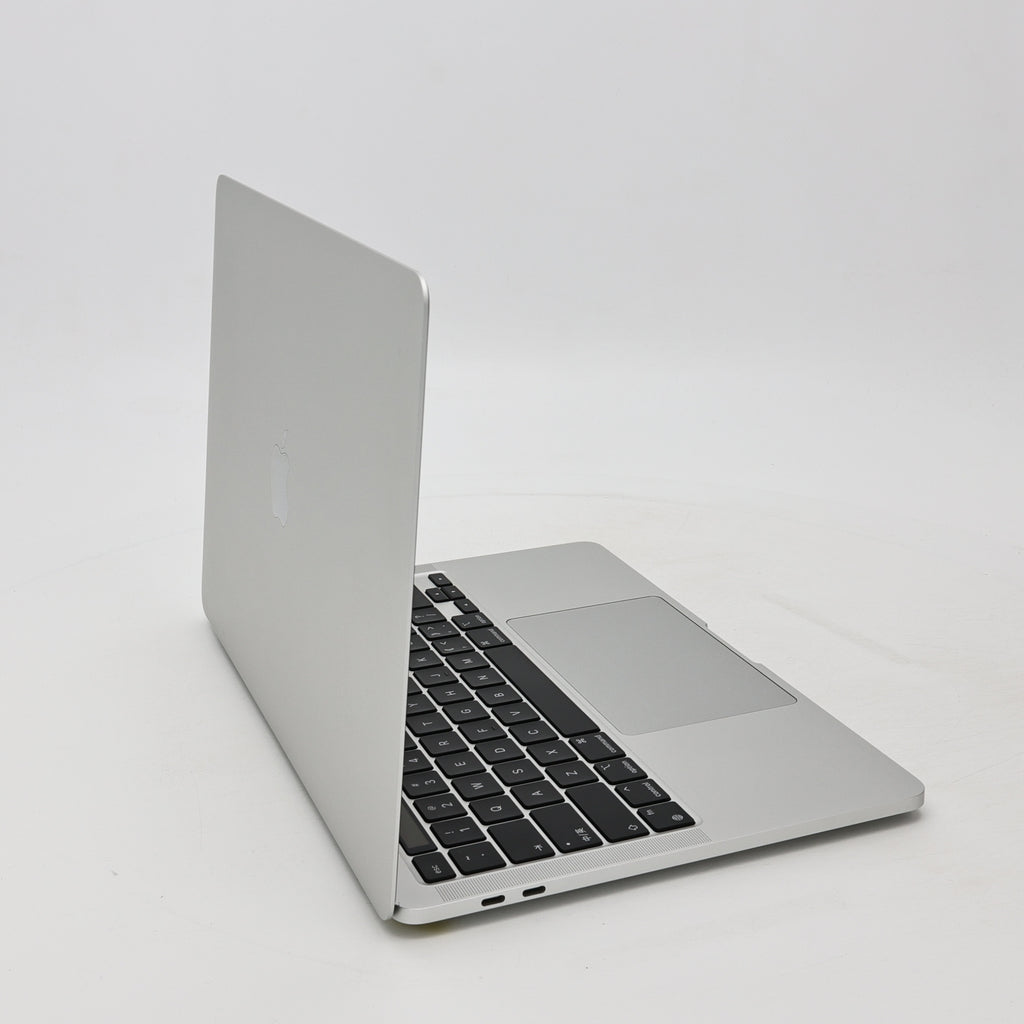 95新 Apple MacBook Pro 22年 13寸 M2（8+10核） 8G RAM 512G SSD 銀色