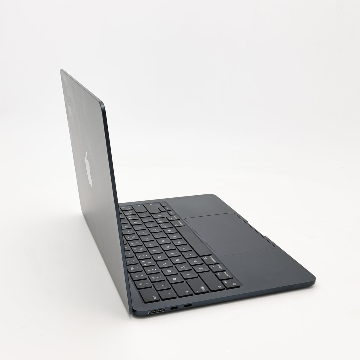 95新 Apple MacBook Air 22年 13寸 M2（8+8核） 8G RAM 256G SSD 午夜色