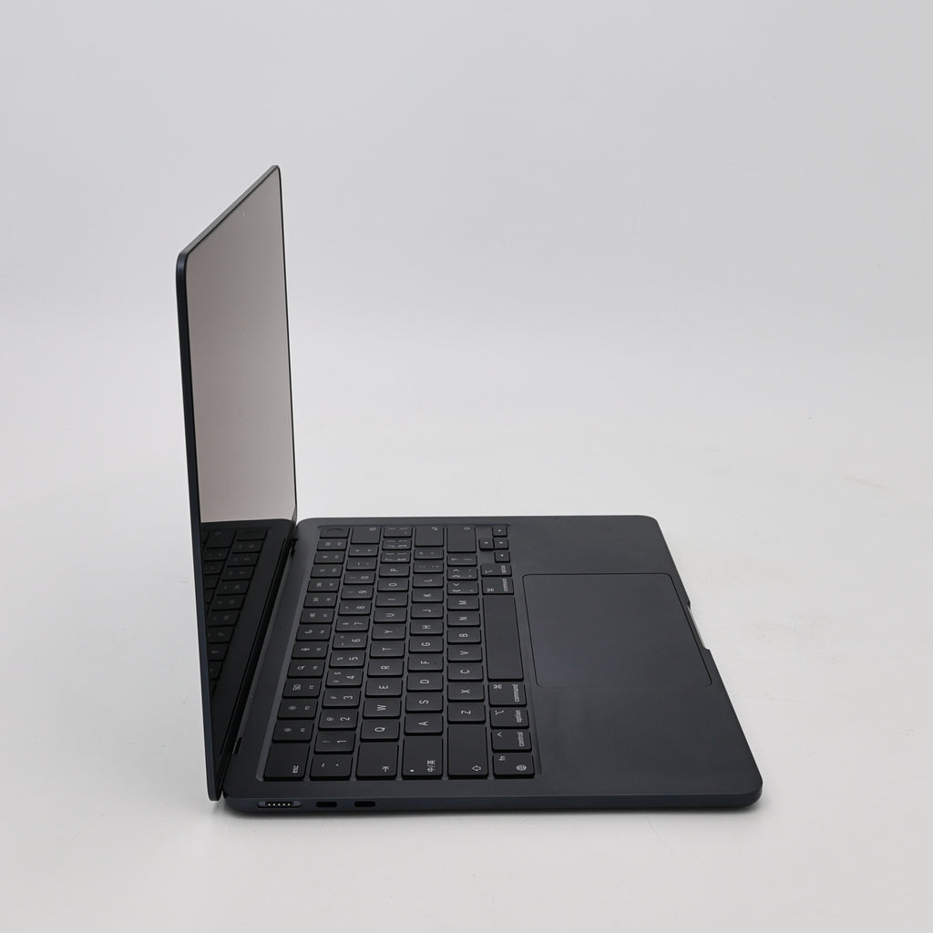95新 Apple MacBook Air 22年 13寸 M2（8+10核） 8G RAM 256G SSD 午夜色