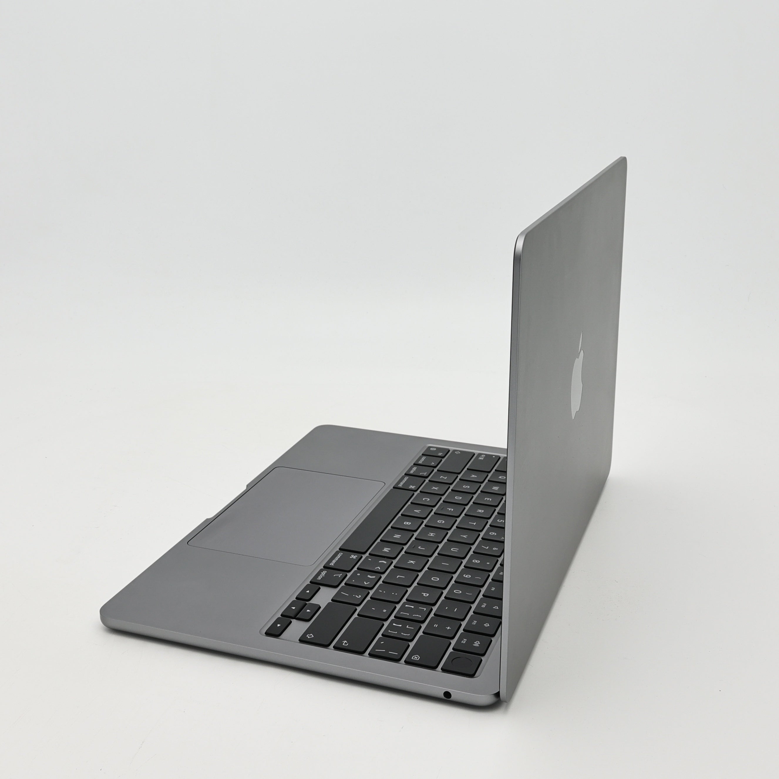 95新 Apple MacBook Air 22年 13寸 M2（8+8核） 16G RAM 256G SSD 深空灰色