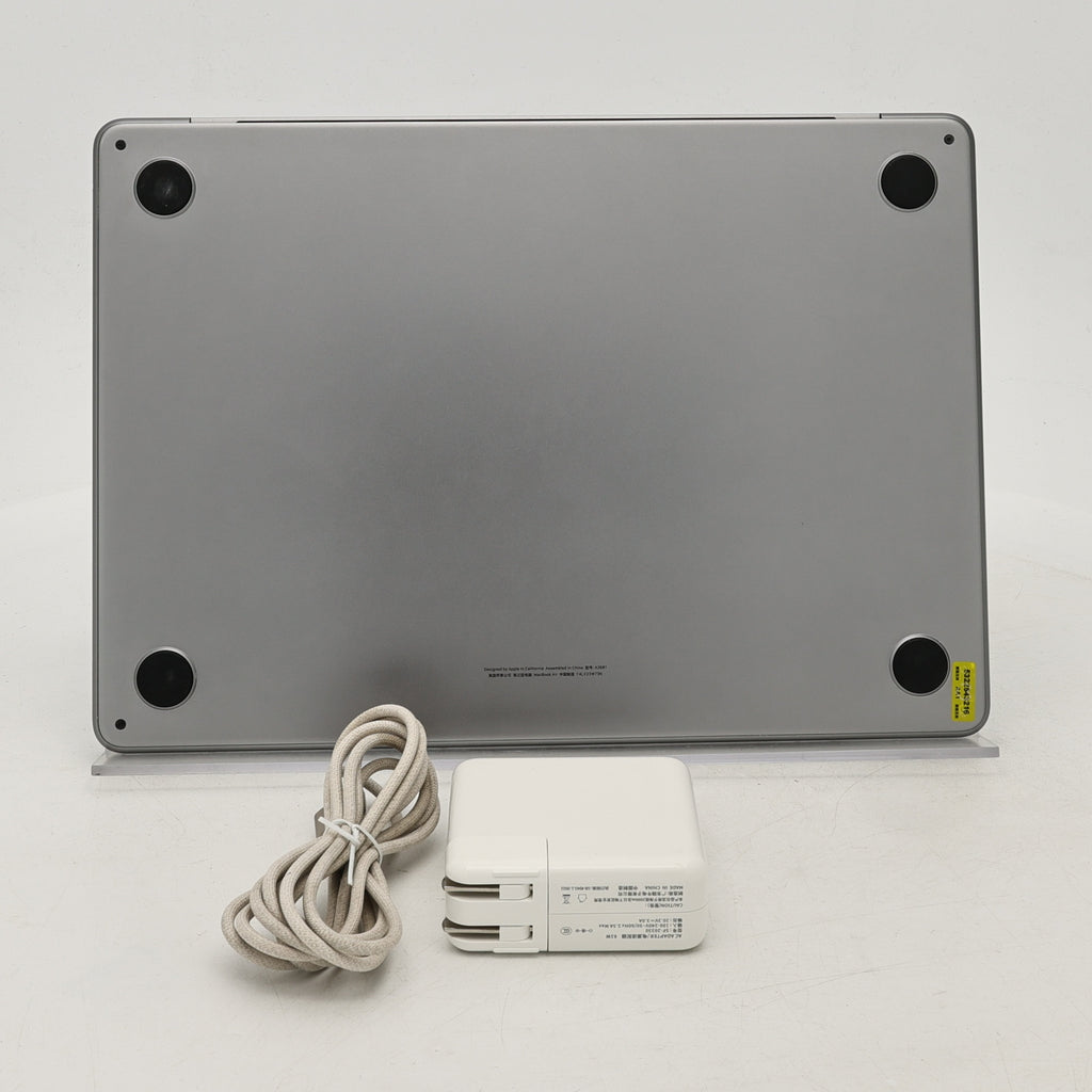 95新 Apple MacBook Air 22年 13寸 M2（8+8核） 8G RAM 256G SSD 深空灰色