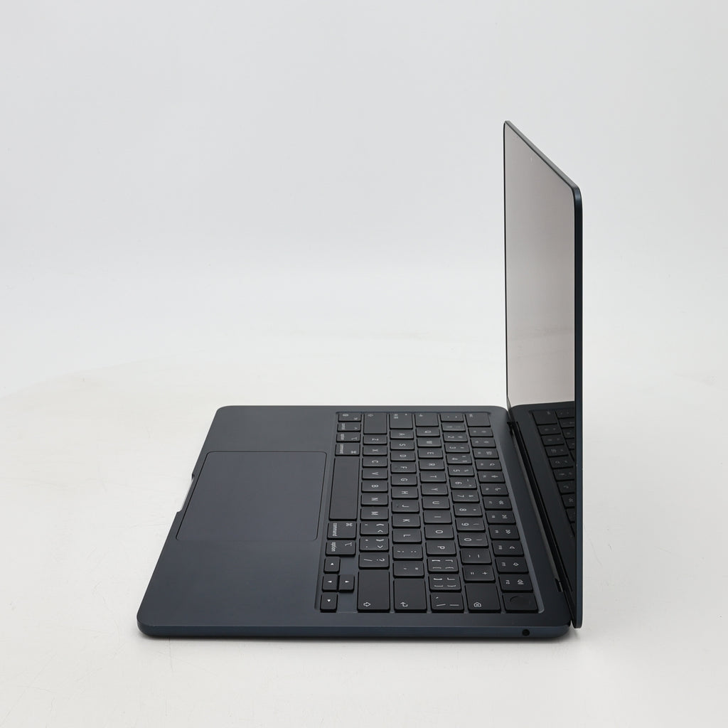 95新 Apple MacBook Air 22年 13寸 M2（8+8核） 8G RAM 256G SSD 午夜色