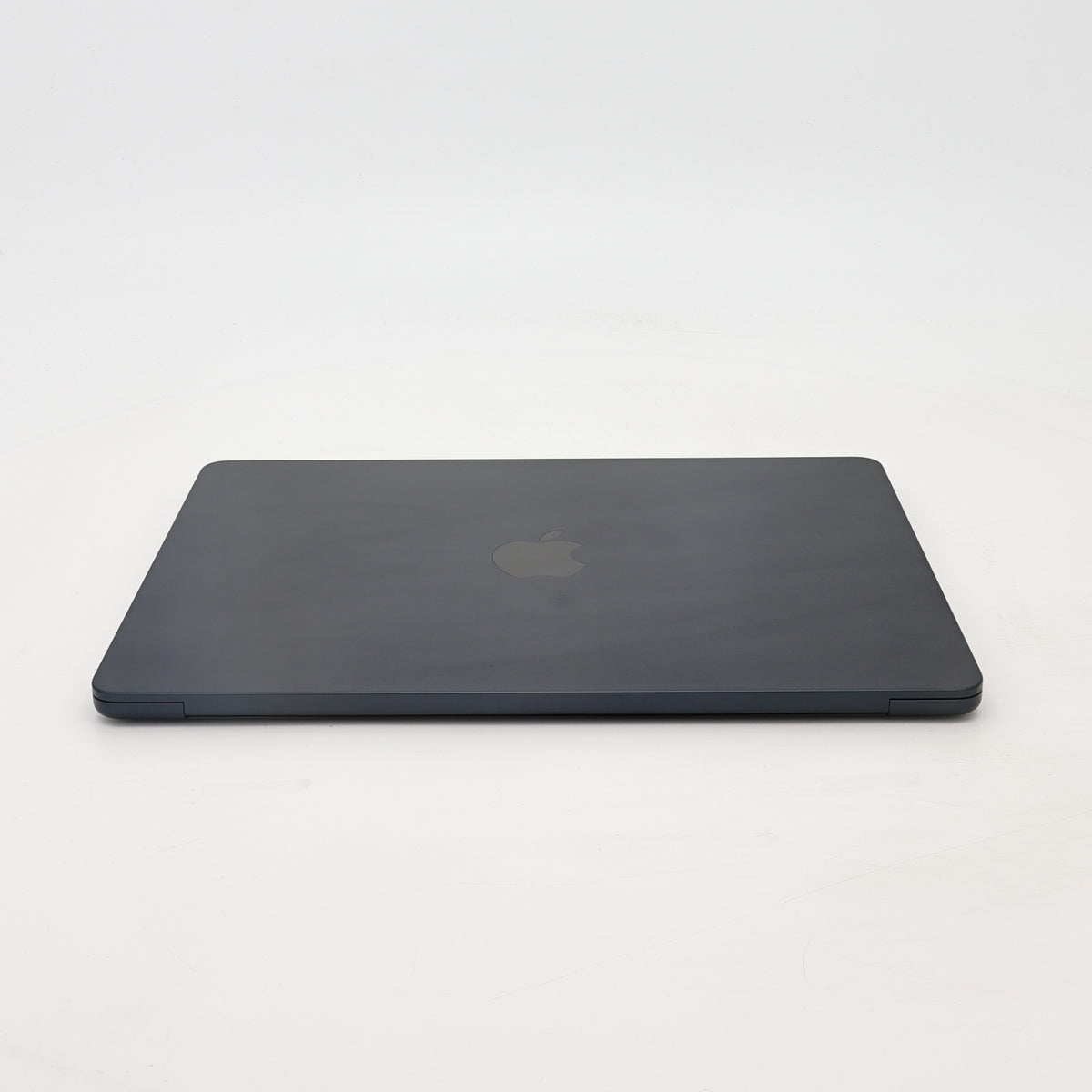 95新 Apple MacBook Air 22年 13寸 M2（8+8核） 8G RAM 256G SSD 午夜色
