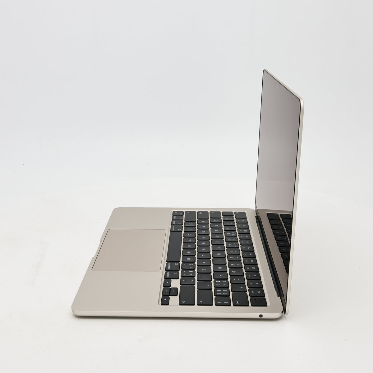 95新 Apple MacBook Air 22年 13寸 M2（8+8核） 16G RAM 256G SSD 星光色