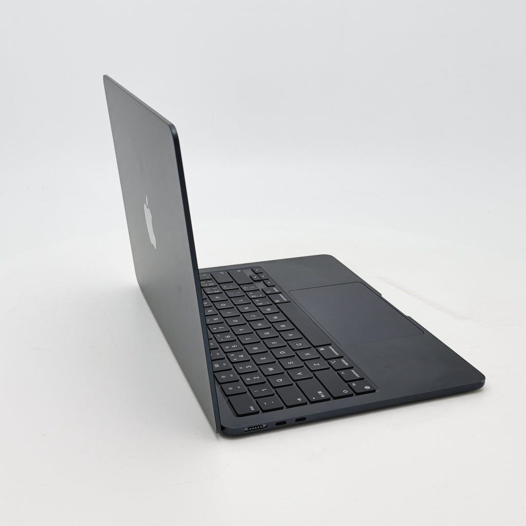 95新 Apple MacBook Air 22年 13寸 M2（8+8核） 8G RAM 256G SSD 午夜色