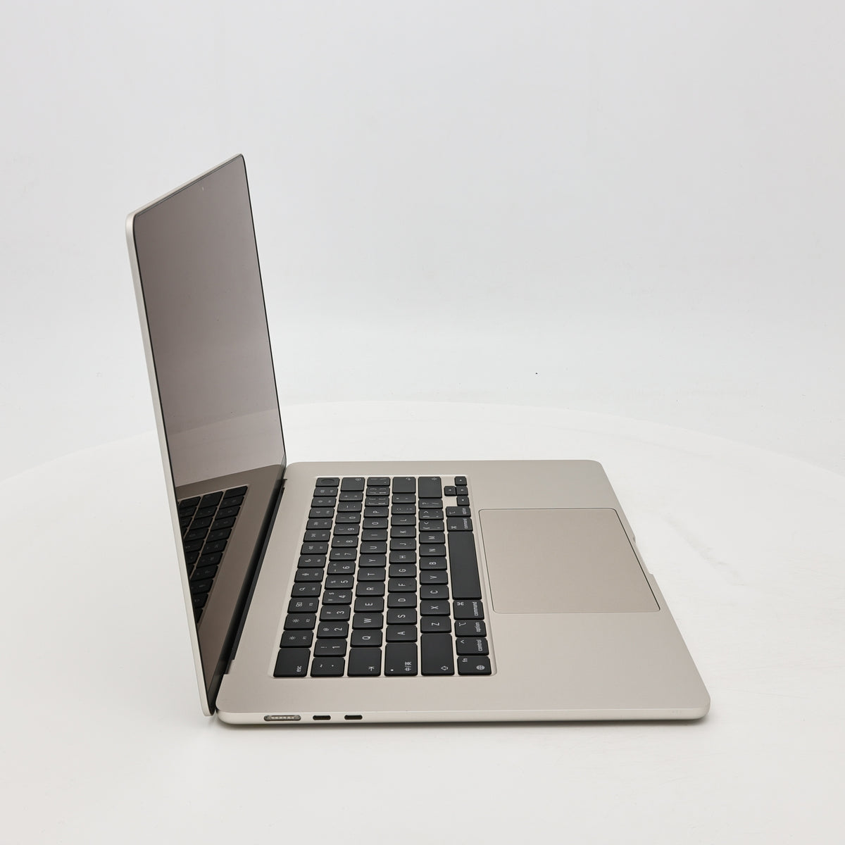 95新 Apple MacBook Air 24年 15寸 M3（8+10核） 8G RAM 256G SSD 星光色