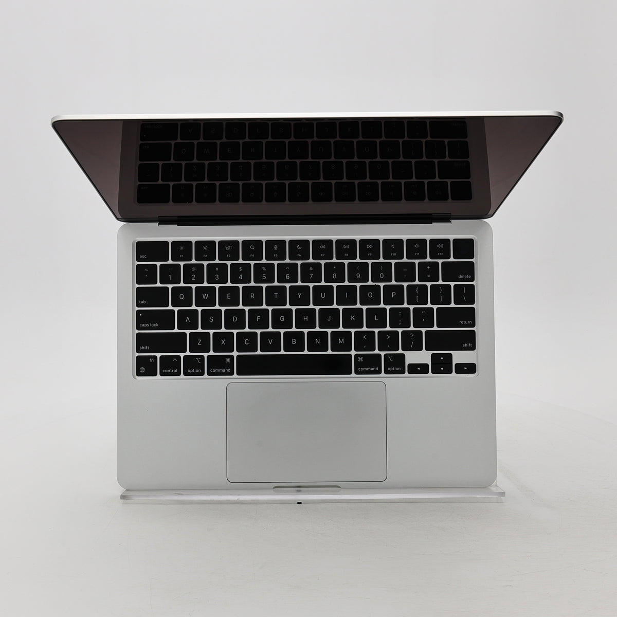 95新 Apple MacBook Air 22年 13寸 M2（8+10核） 8G RAM 512G SSD 銀色