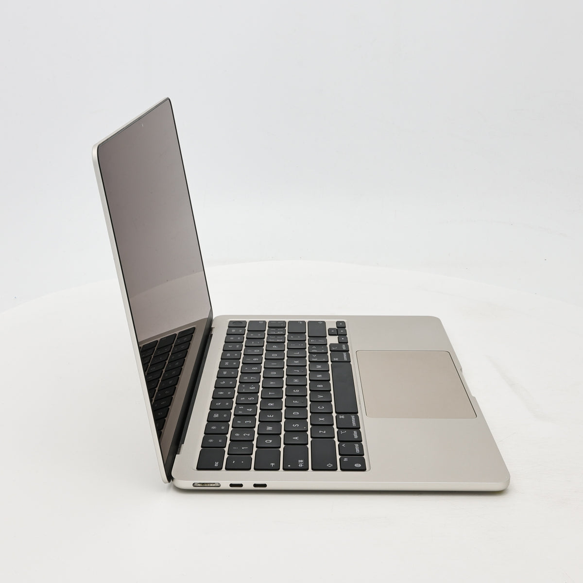 95新 Apple MacBook Air 22年 13寸 M2（8+8核） 8G RAM 256G SSD 星光色