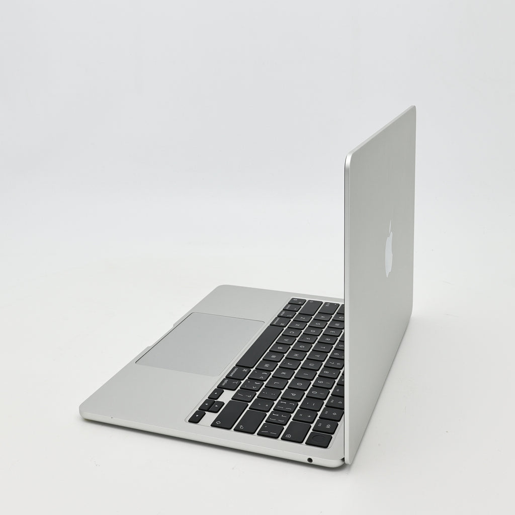 95新 Apple MacBook Air 22年 13寸 M2（8+10核） 8G RAM 512G SSD 銀色