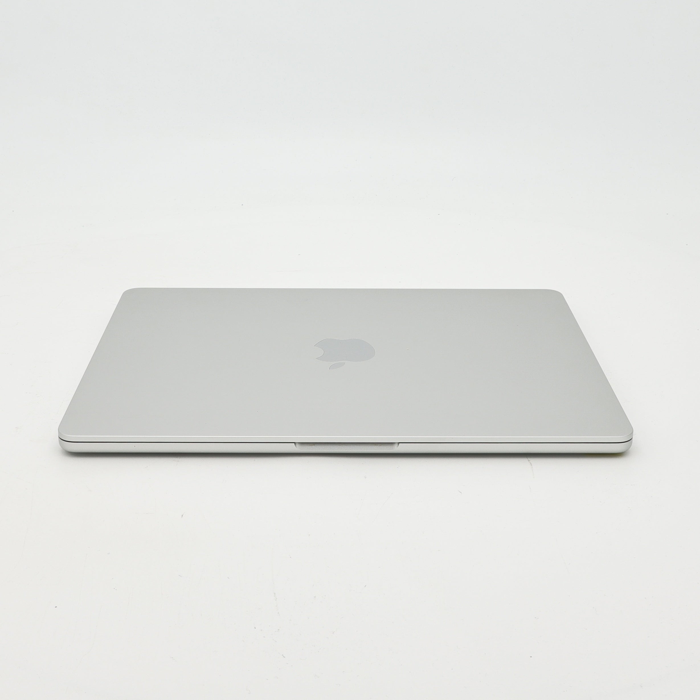 95新 Apple MacBook Air 22年 13寸 M2（8+8核） 16G RAM 256G SSD 銀色