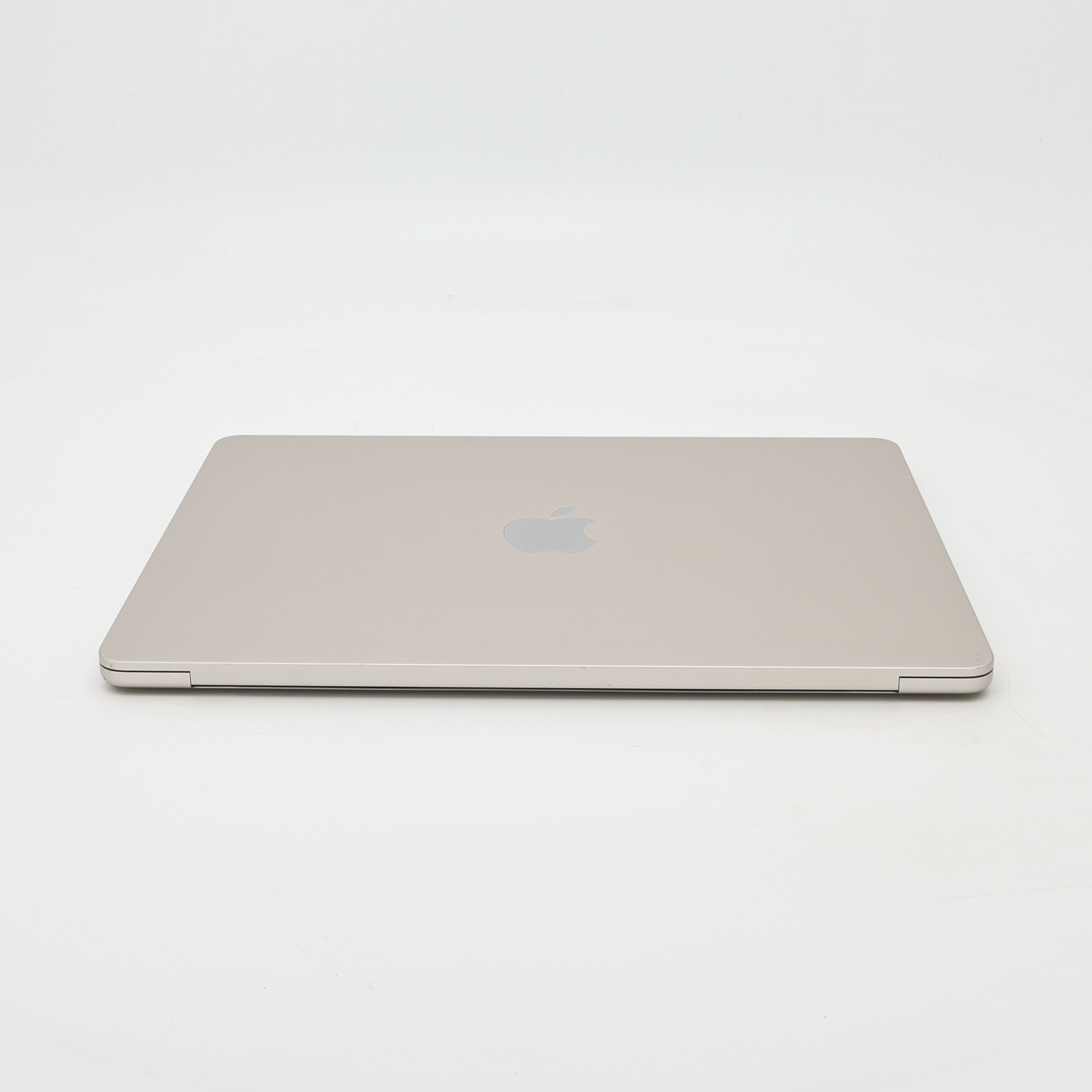 95新 Apple MacBook Air 22年 13寸 M2（8+8核） 8G RAM 256G SSD 星光色