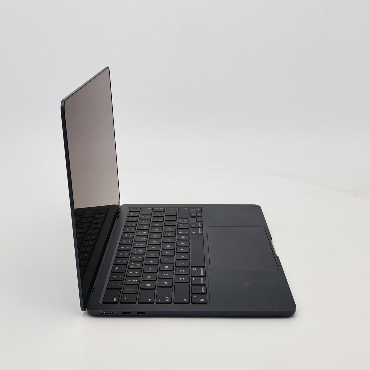 99新 Apple MacBook Air 22年 13寸 M2（8+8核） 8G RAM 256G SSD 午夜色