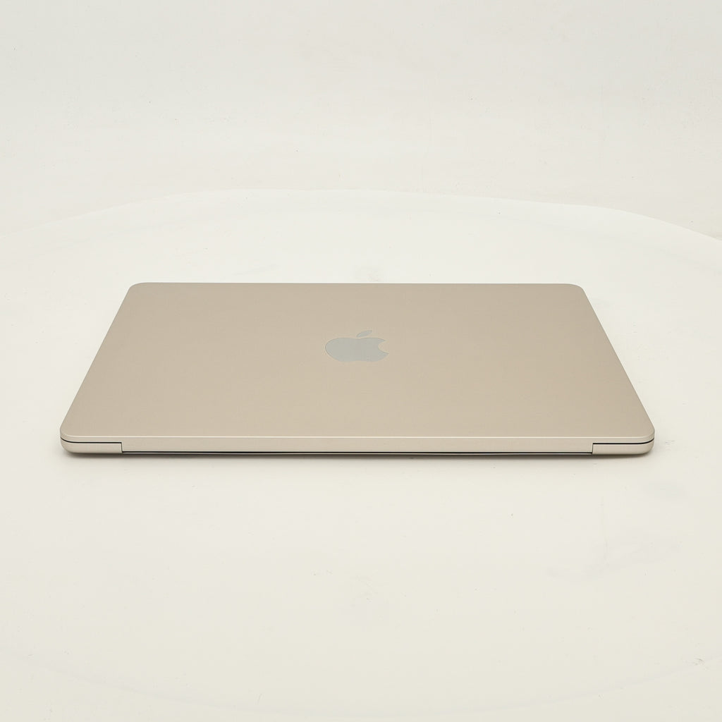 95新 Apple MacBook Air 22年 13寸 M2（8+8核） 16G RAM 256G SSD 星光色