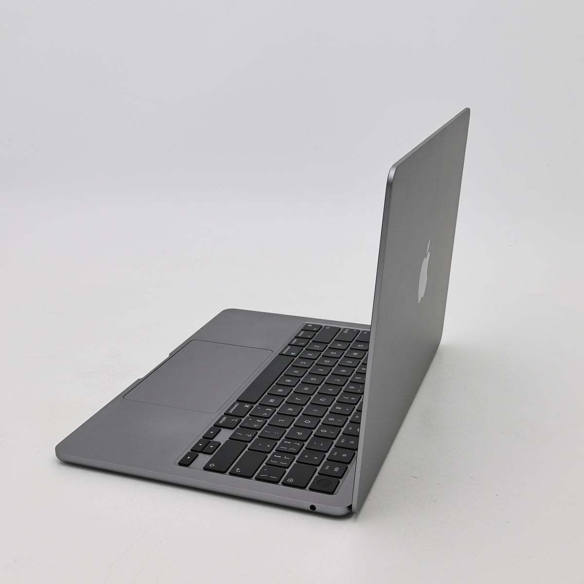 95新 Apple MacBook Air 22年 13寸 M2（8+8核） 8G RAM 256G SSD 深空灰色