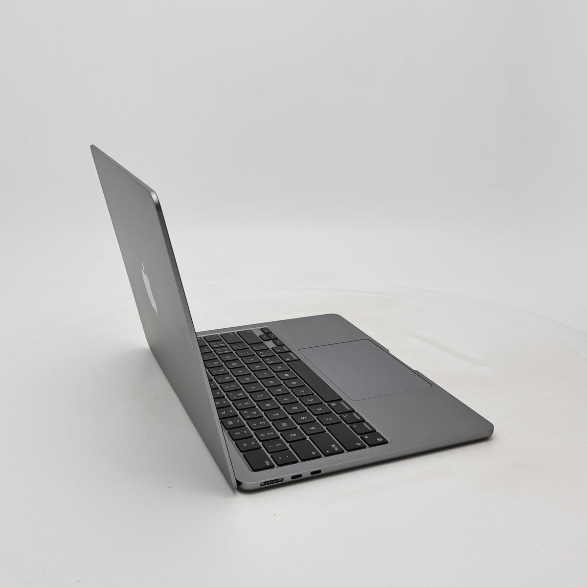 99新 Apple MacBook Air 22年 13寸 M2（8+8核） 8G RAM 256G SSD 深空灰色