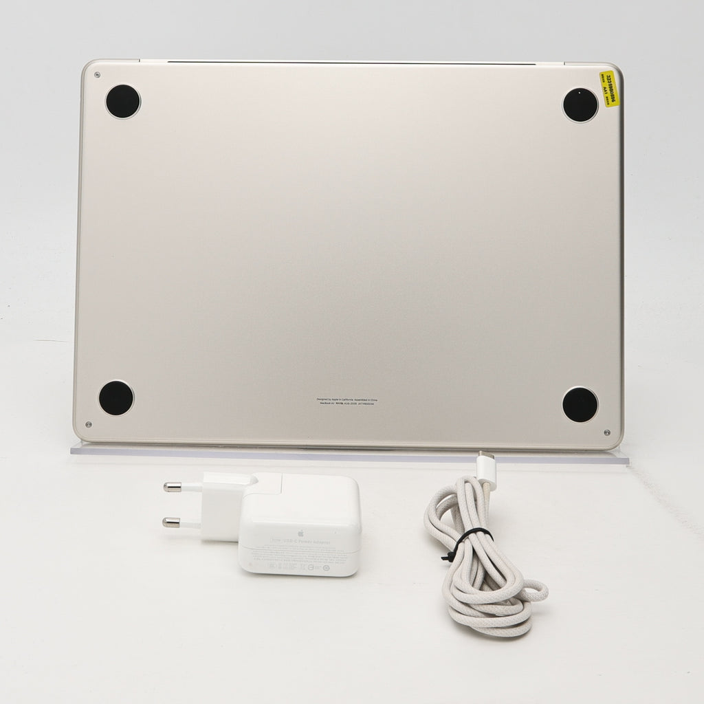 95新 Apple MacBook Air 22年 13寸 M2（8+8核） 16G RAM 256G SSD 星光色