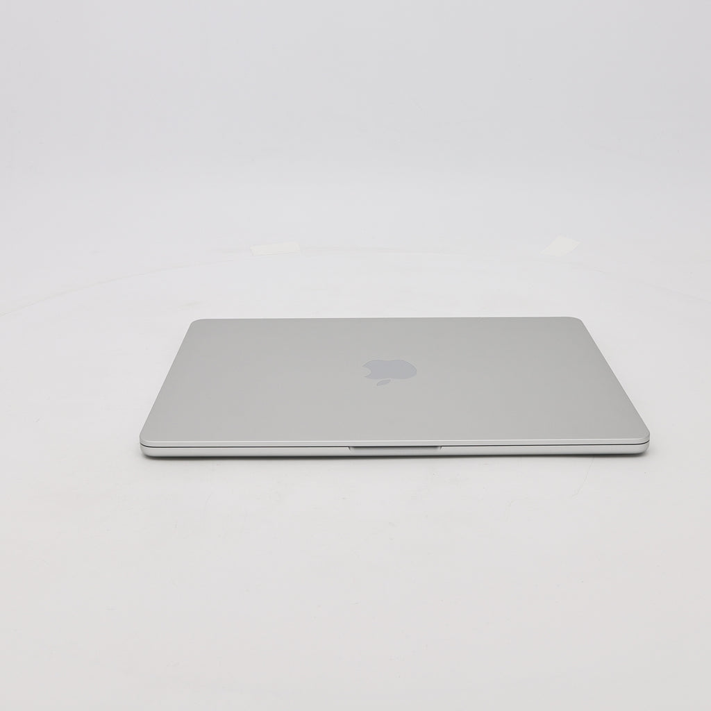 95新 Apple MacBook Air 22年 13寸 M2（8+8核） 8G RAM 512G SSD 銀色