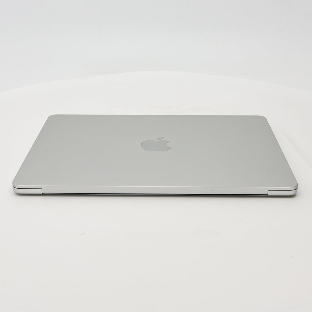 95新 Apple MacBook Air 22年 13寸 M2（8+10核） 8G RAM 512G SSD 銀色