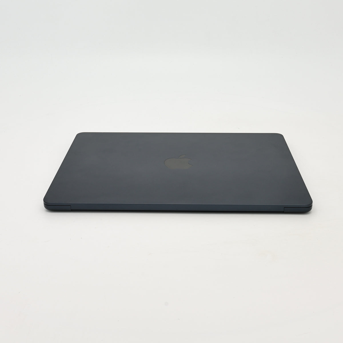 95新 Apple MacBook Air 22年 13寸 M2（8+8核） 16G RAM 256G SSD 深空灰色