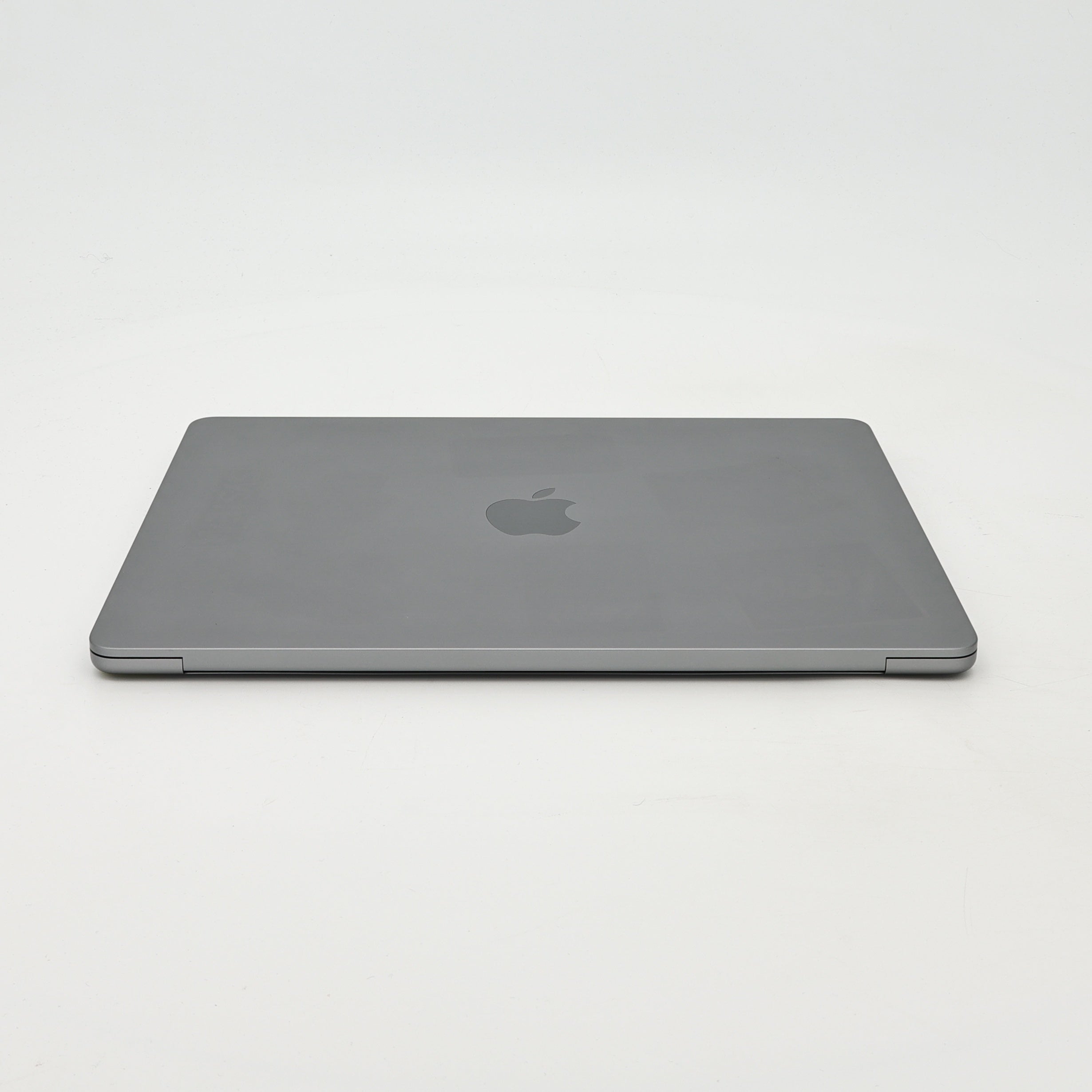95新 Apple MacBook Air 22年 13寸 M2（8+8核） 8G RAM 256G SSD 深空灰色