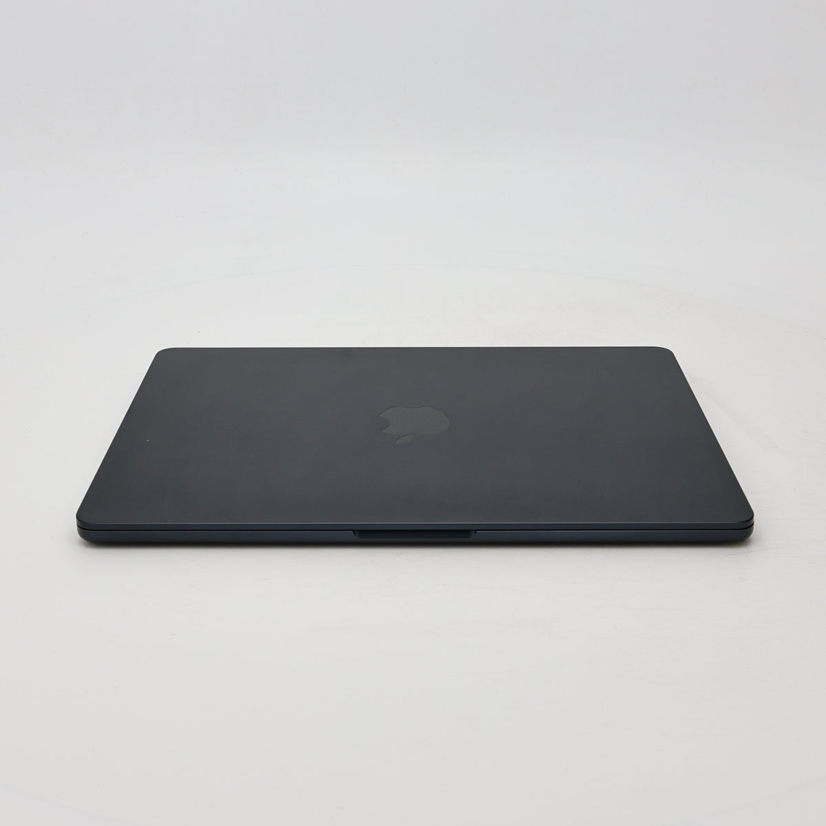 95新 Apple MacBook Air 22年 13寸 M2（8+8核） 8G RAM 256G SSD 午夜色