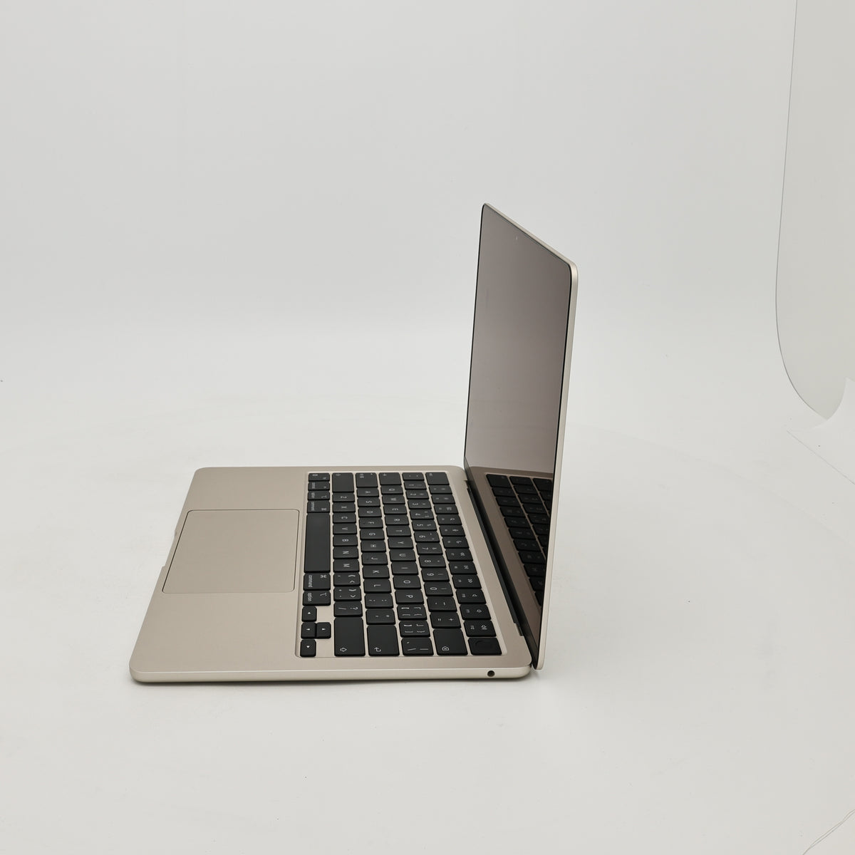 95新 Apple MacBook Air 24年 13寸 M3（8+8核） 8G RAM 256G SSD 星光色