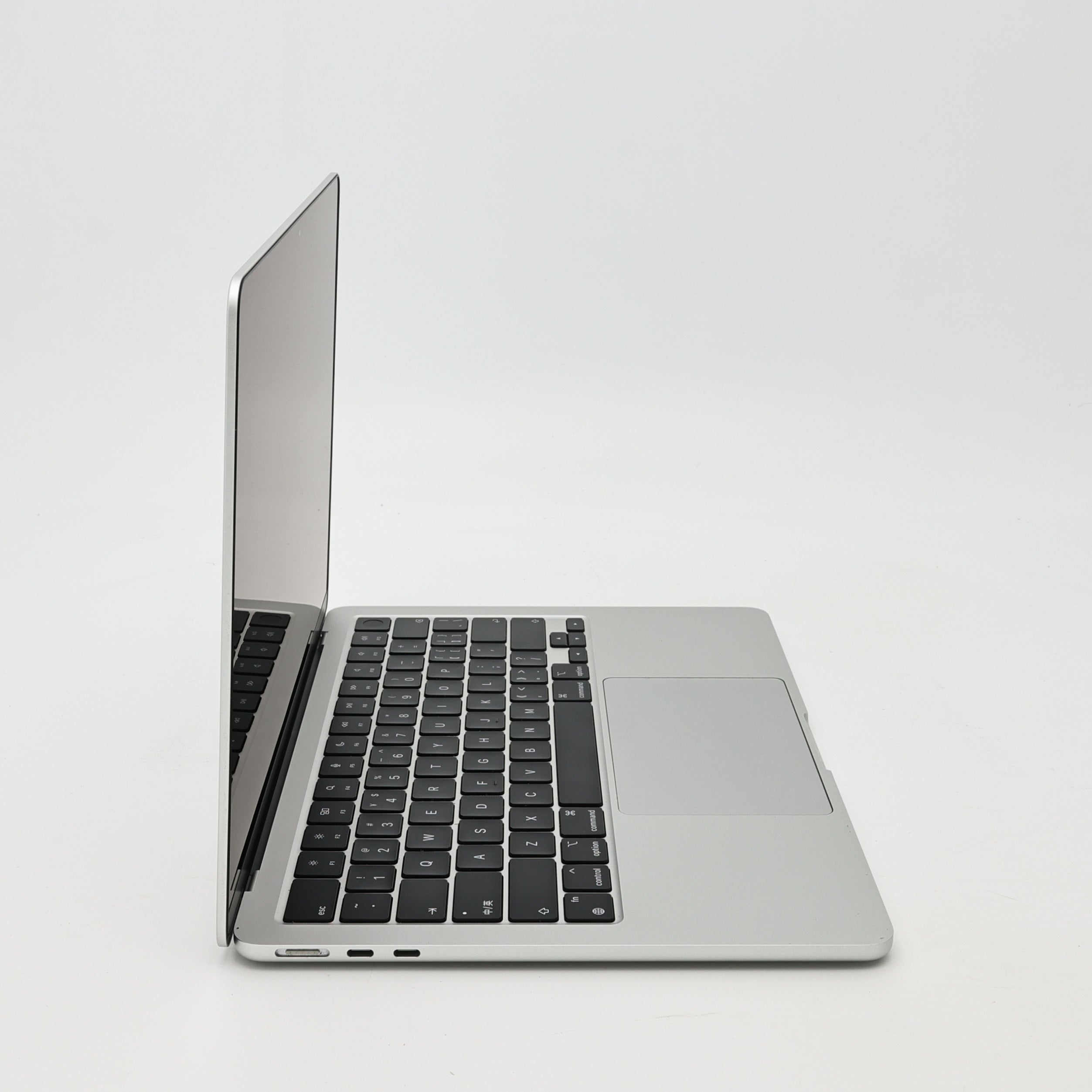 95新 Apple MacBook Air 22年 13寸 M2（8+8核） 16G RAM 256G SSD 銀色