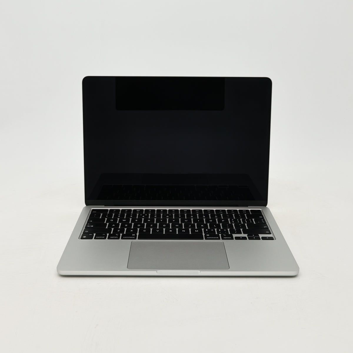 95新 Apple MacBook Air 22年 13寸 M2（8+8核） 8G RAM 256G SSD 銀色