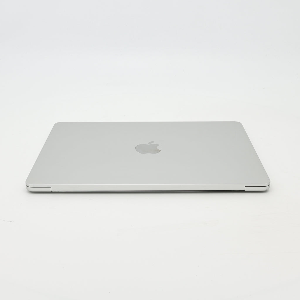 95新 Apple MacBook Air 22年 13寸 M2（8+10核） 8G RAM 512G SSD 銀色