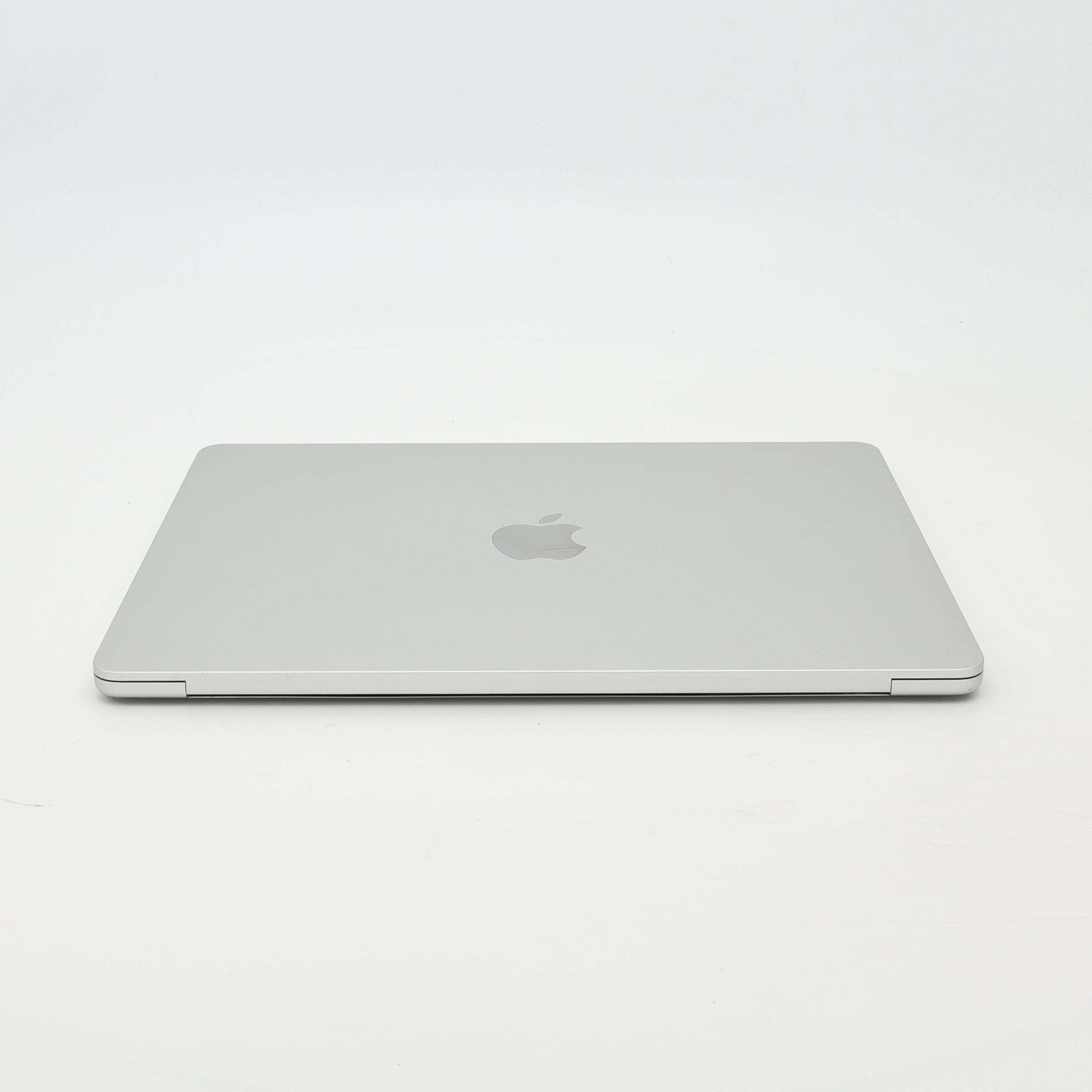 95新 Apple MacBook Air 22年 13寸 M2（8+10核） 8G RAM 512G SSD 銀色