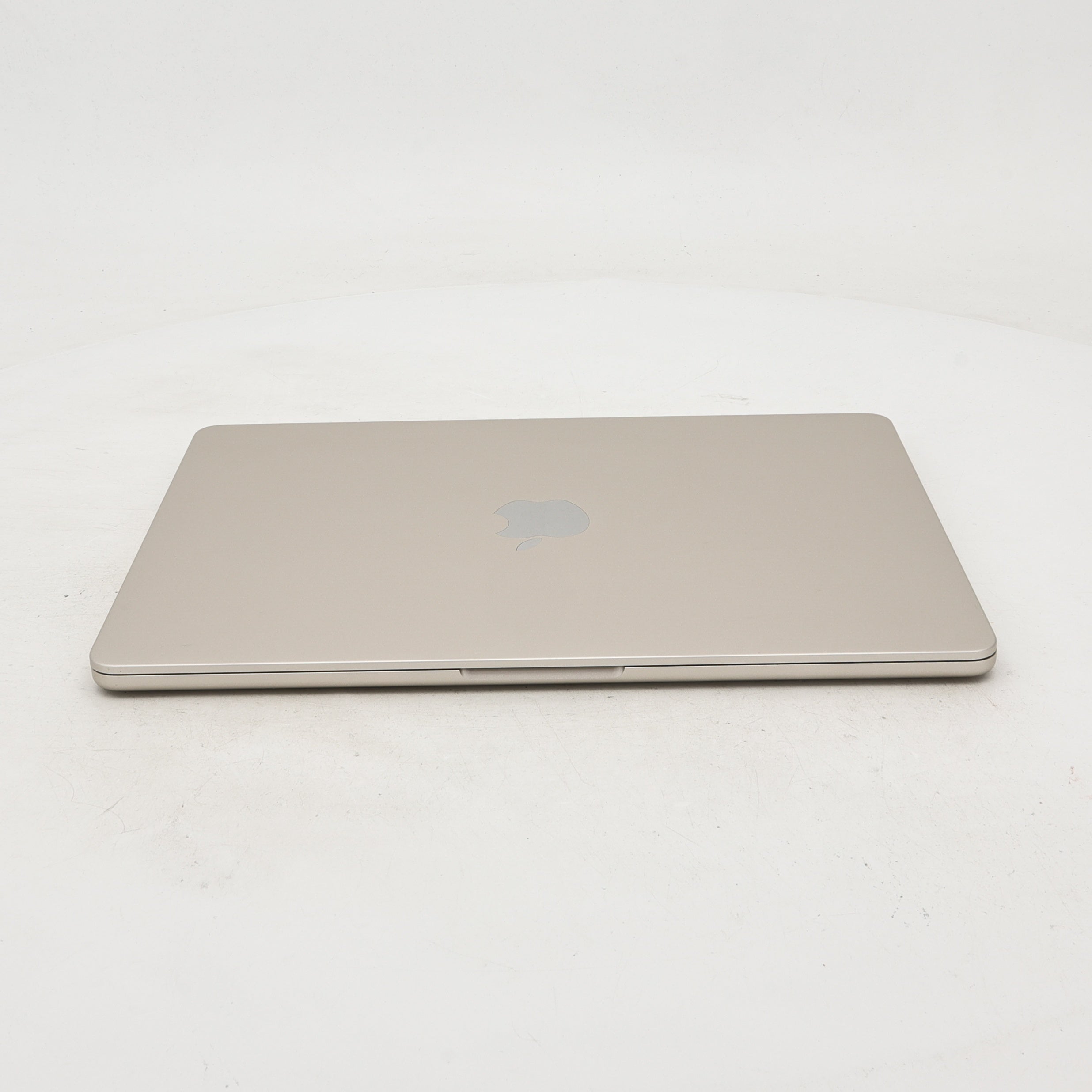 95新 Apple MacBook Air 22年 13寸 M2（8+8核） 8G RAM 256G SSD 星光色