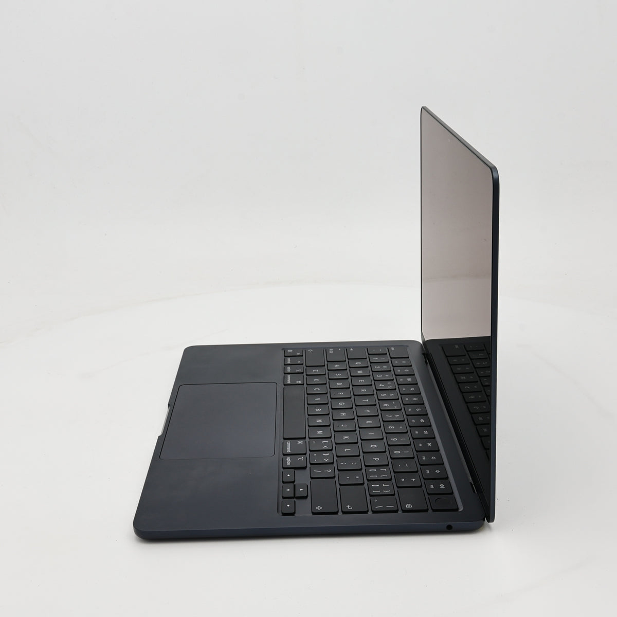 99新 Apple MacBook Air 22年 13寸 M2（8+8核） 8G RAM 256G SSD 午夜色