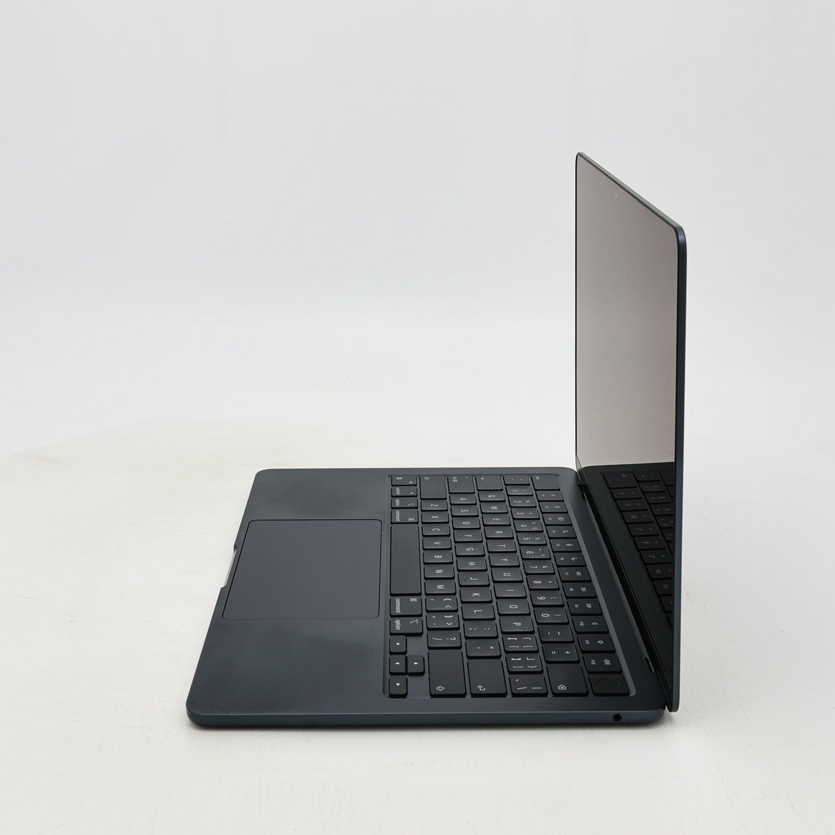 95新 Apple MacBook Air 24年 13寸 M3（8+8核） 8G RAM 256G SSD 午夜色
