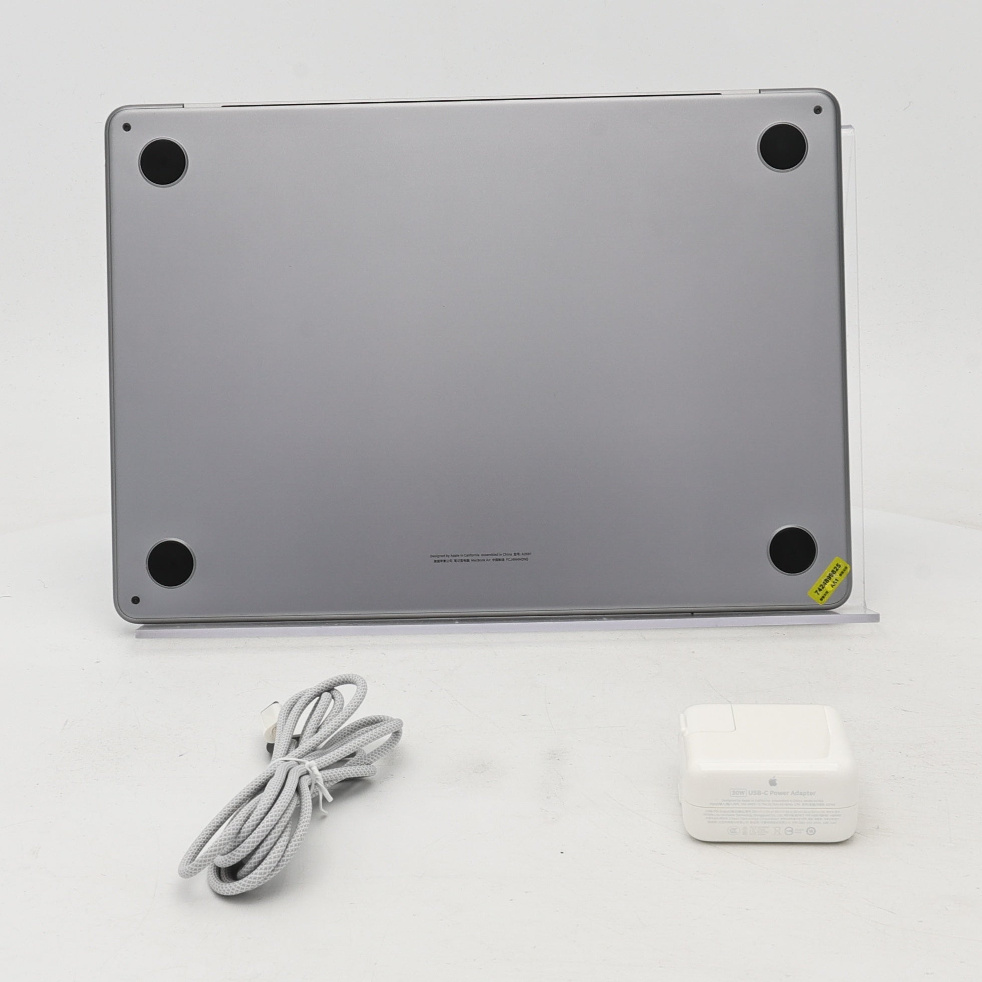 95新 Apple MacBook Air 22年 13寸 M2（8+8核） 8G RAM 256G SSD 深空灰色